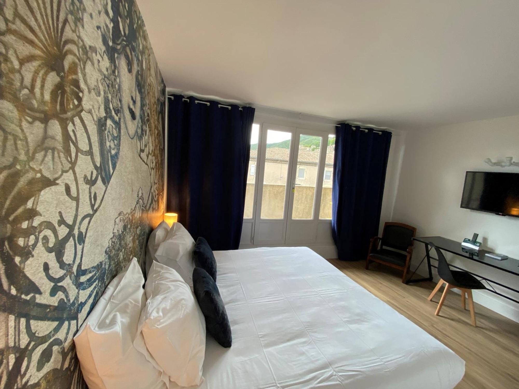 Logis Hotel Medieval, Montelimar Nord Rochemaure Экстерьер фото