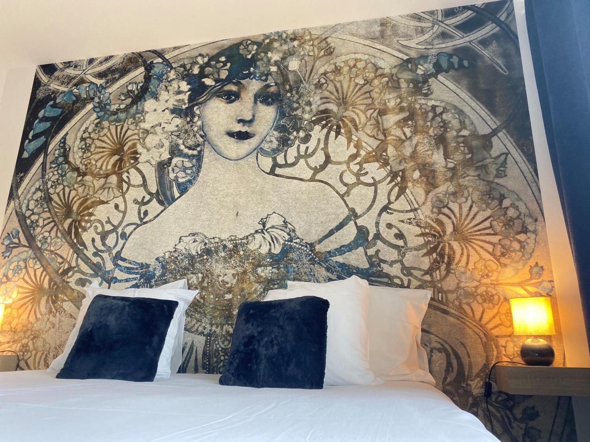 Logis Hotel Medieval, Montelimar Nord Rochemaure Экстерьер фото