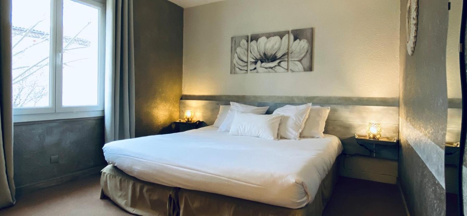 Logis Hotel Medieval, Montelimar Nord Rochemaure Экстерьер фото