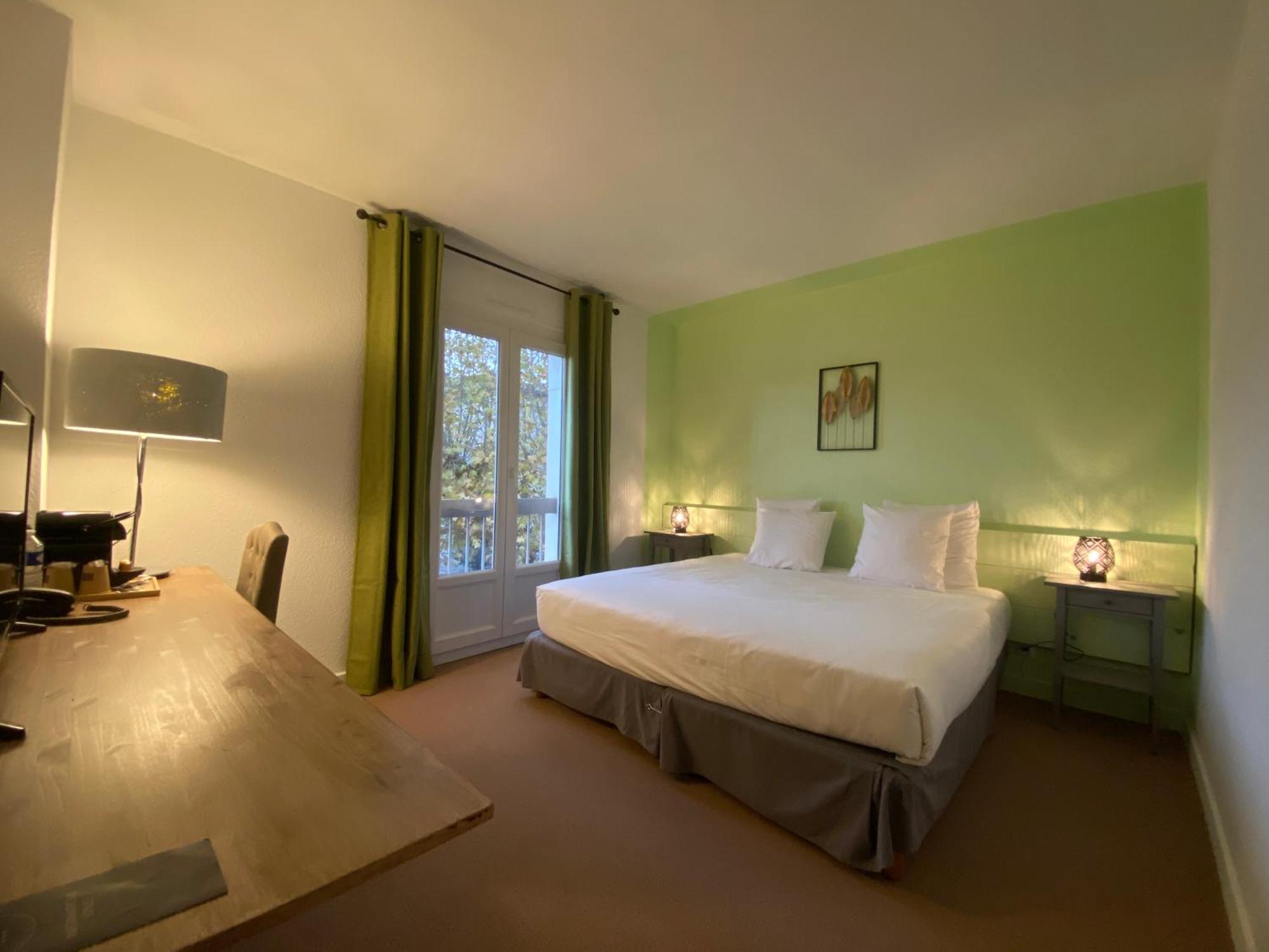 Logis Hotel Medieval, Montelimar Nord Rochemaure Экстерьер фото